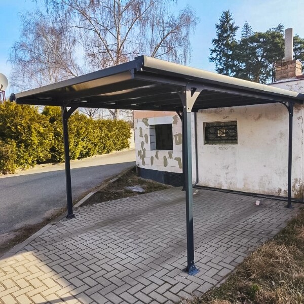 Přístřešky pro auta